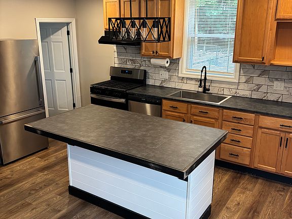 2nd image of 37 Draper Ave #37