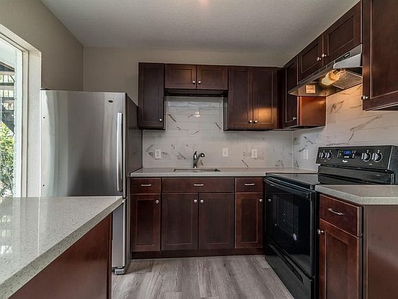 5th image of 1819 Cove Park Dr Unit 2