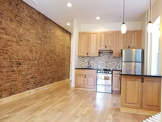 Rented by Lang Realty LLC | media 14