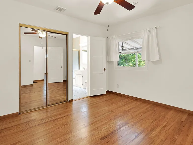 624 15th St — Photo 25