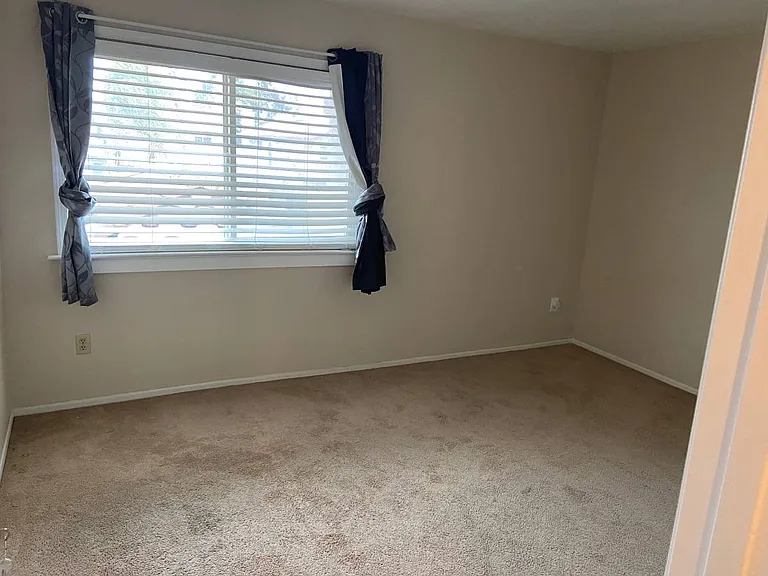 10695 Chinon Cir — Photo 5