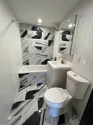 Rented by Delmark Realty LLC | media 5