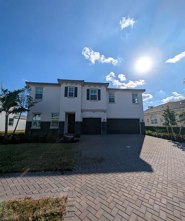 6831 Cobia Cir