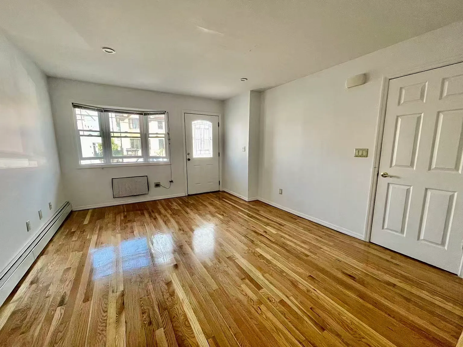 128th St, College Point — Photo 3