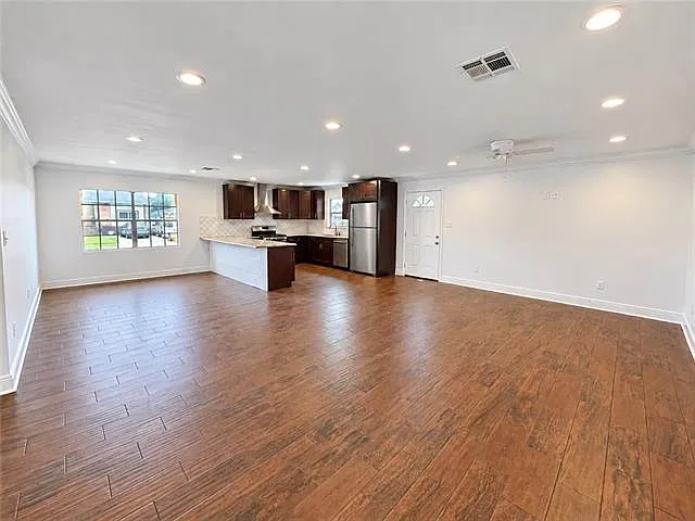 4 bed, 2.0 bath, 1880 sqft, $2,400 — Photo 4