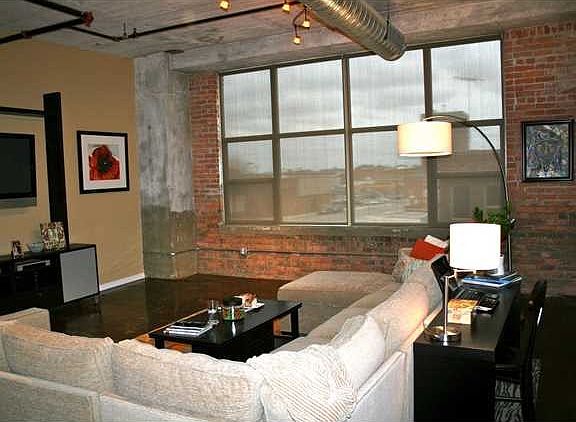 2nd image of 745 Washington St APT 203