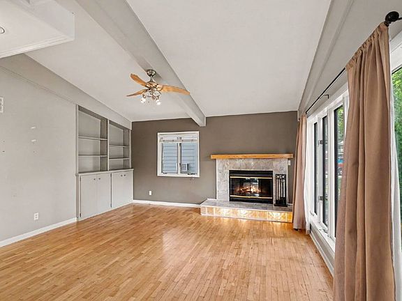 2nd image of 2804 Dina St