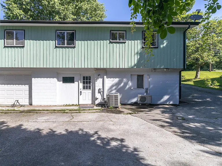 708 Dutch Valley Dr NE #H — Photo 6