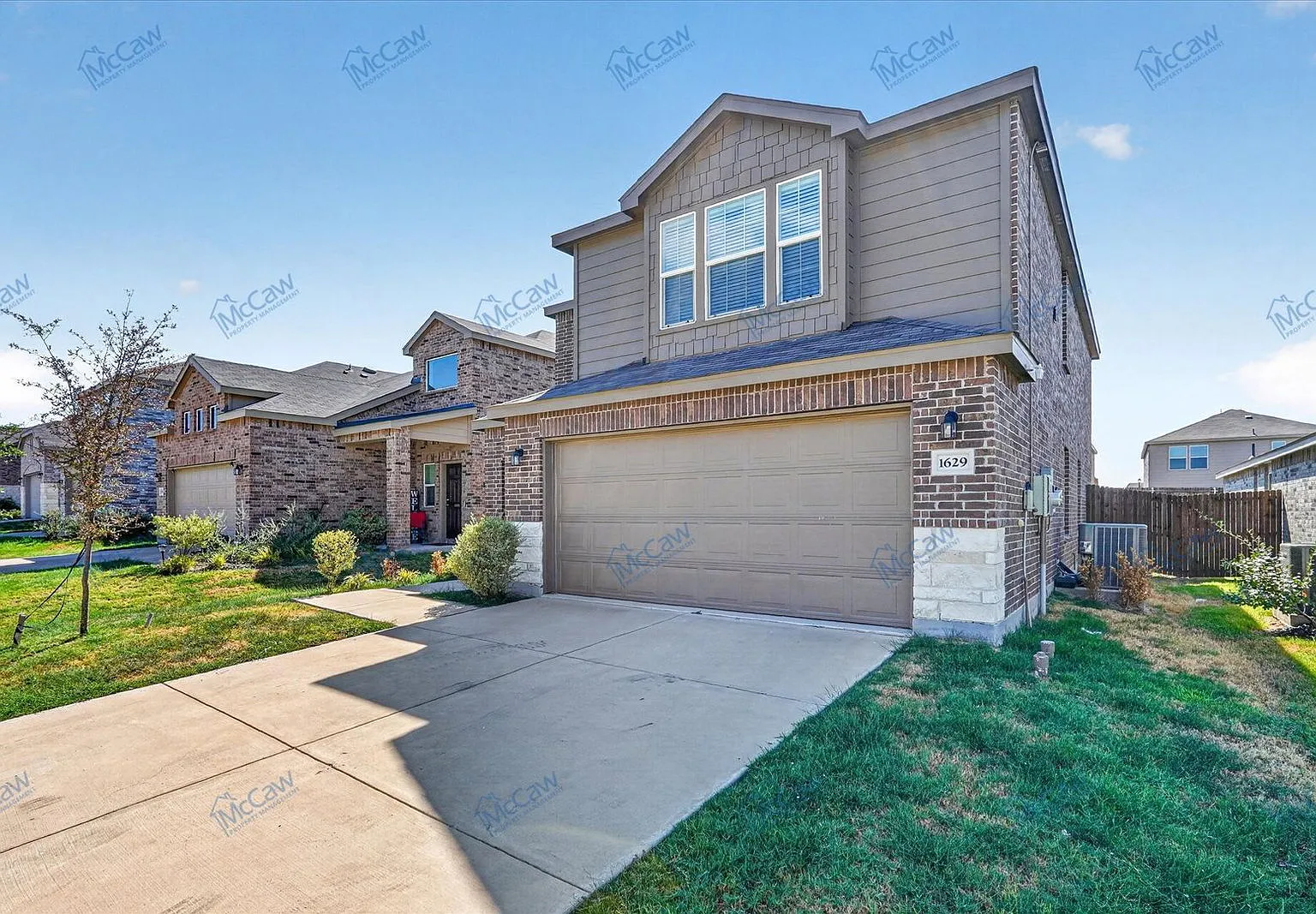 3 bed, 3.0 bath, 2029 sqft, $2,180 — Photo 3