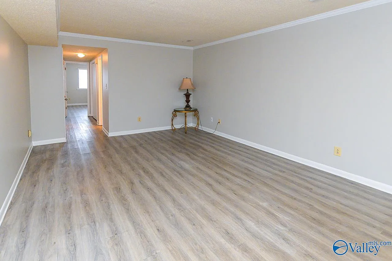 2 bed, 2.0 bath, 1058 sqft, $1,200 — Photo 3