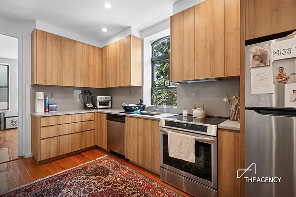 Rented by The Agency | media 2