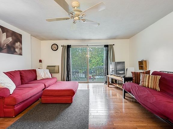 2nd image of 96 Fountain Ln APT 7