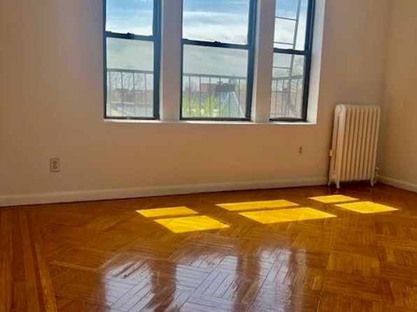 84 W 25th St, Bayonne, NJ