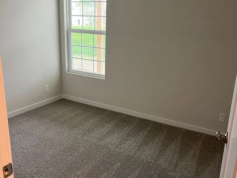 12354 Edgewater Dr — Photo 24
