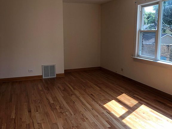 3rd image of 1745 W Albion Ave APT 2N