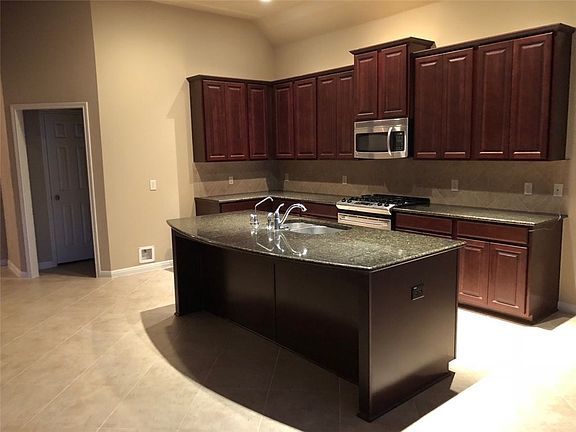4th image of 405 Wiltshire Dr