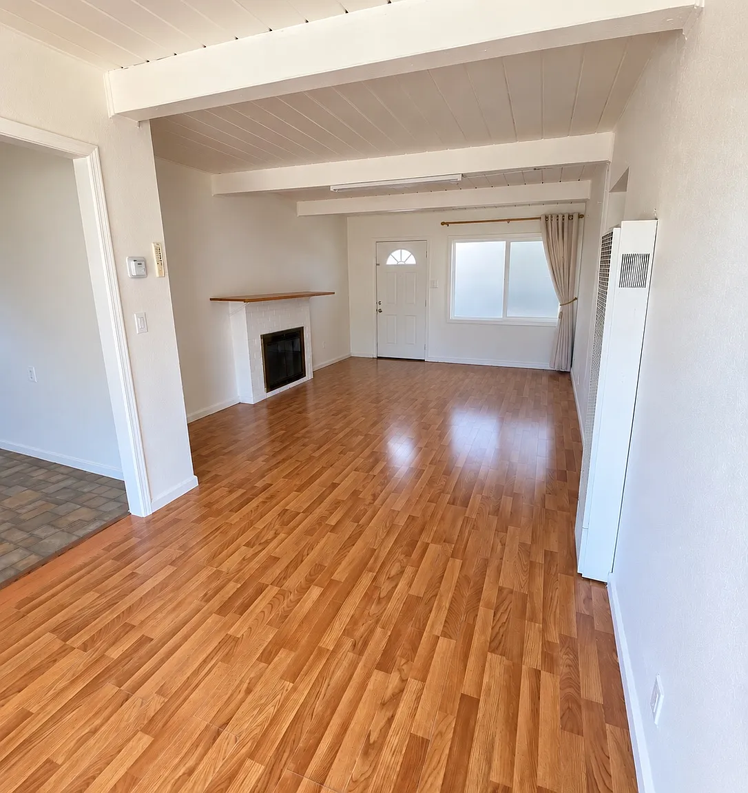 2 bed, 830 sqft, $3,100 — Photo 2