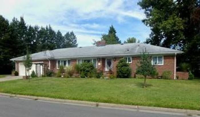1st image of 118 Connecticut Ave