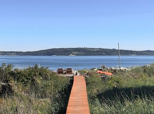 1818 Lola Beach Ln, Oak Harbor, WA 98277