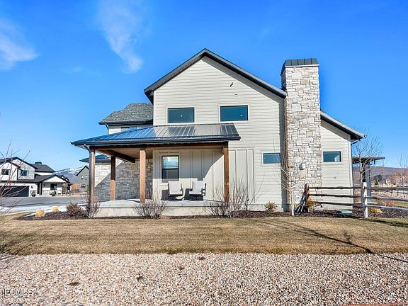 5th image of 940 Hart Loop