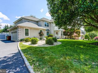 1800 Saxon Ln, Ambler, PA 19002