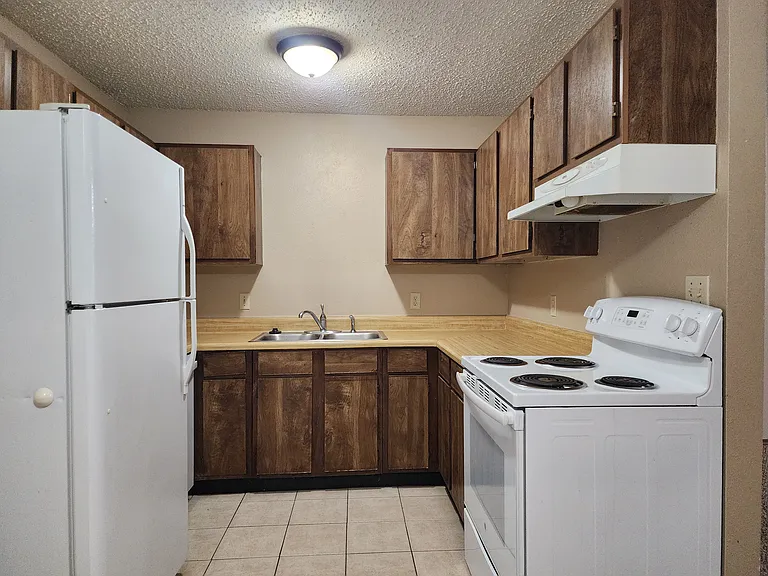 7938 NW Crossland Cir — Photo 8