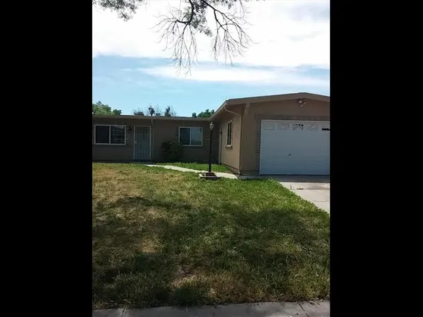 6121 Greenfield Ln, Stockton, CA 95207