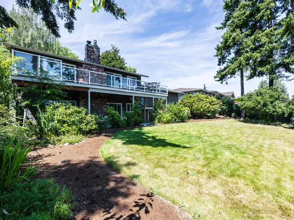 8142 Comox Rd, Blaine, WA 98230