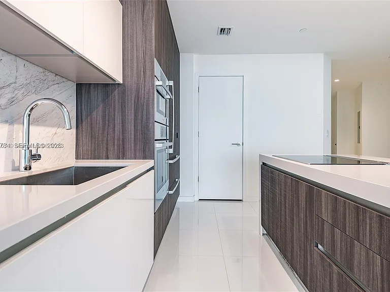 851 NE 1st Ave #2100 — Photo 3