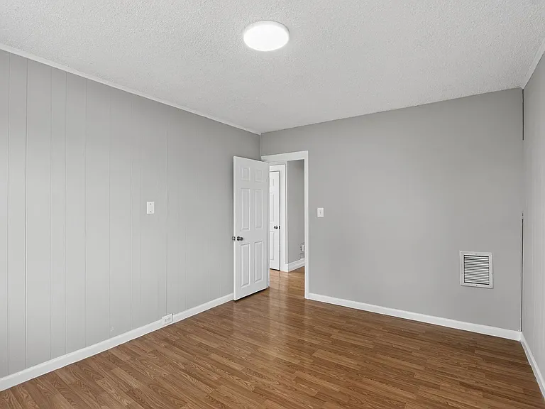 5446 Narcissus Ave — Photo 8