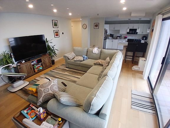2nd image of 3920 Mystic Valley Pkwy APT 818