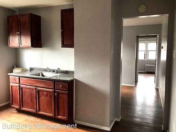 2nd image of 117 Bloomfield Ave #8527917
