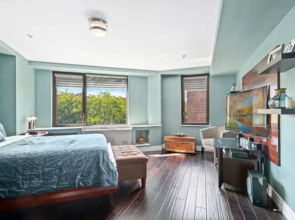 64-05 Yellowstone Boulevard image 4 of 6