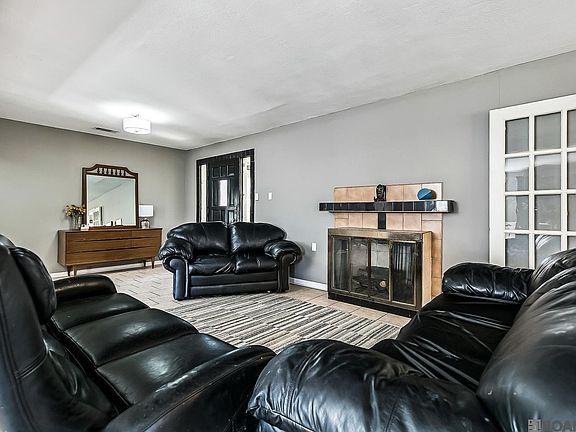 3rd image of 425 Wingate Dr