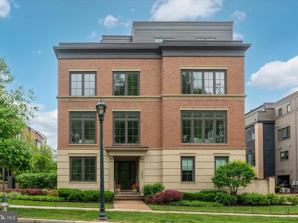 3635 Chevy Chase Lake Dr, Chevy Chase, MD 20815