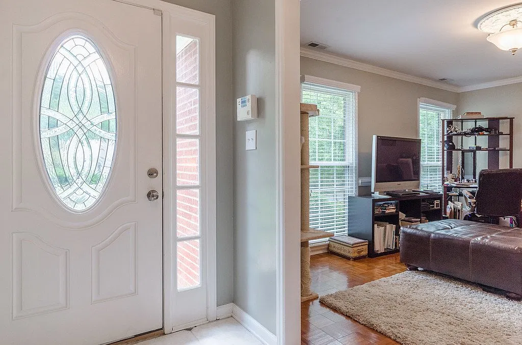 3 bed, 2.0 bath, 1650 sqft, $2,195 — Photo 2