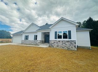124 Saint Andrews, Cortland, OH 44410