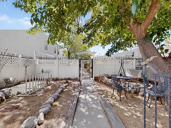 5th image of 415 Vassar Dr SE