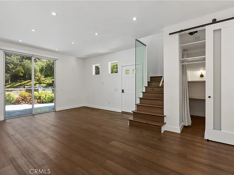 106 Breakers Ln — Photo 13