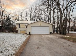 3259 Maple Grv, Suamico, WI 54173
