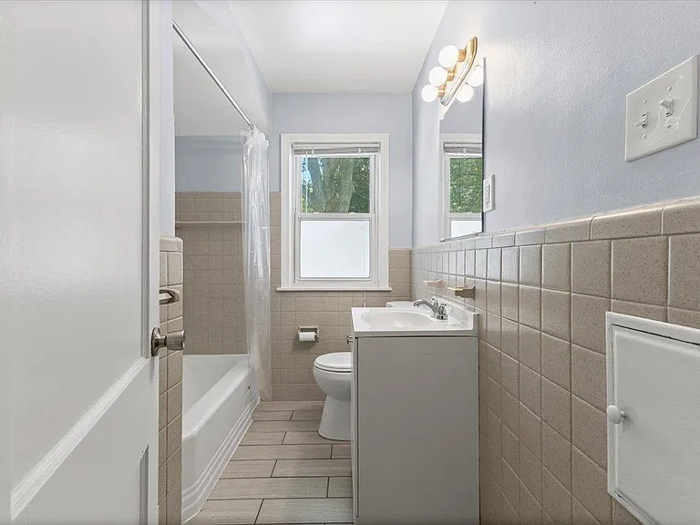 13710 Balfour St — Photo 13