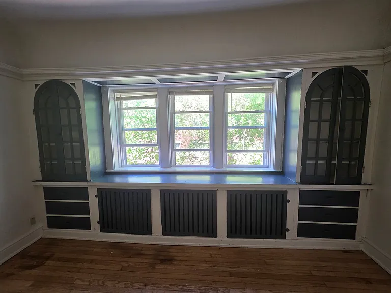 2528 N Maryland Ave — Photo 6