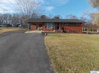 1500 Scenic Rd E, Fort Payne, AL 35967