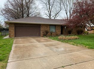 1329 E Snider St, Springfield, MO 65803