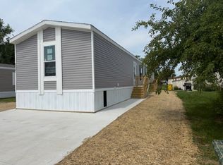 3 Bed 2 Bath Single Section Plan, Carriage Way, Chesterfield, MI 48051