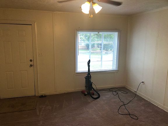 4th image of 380 Woody Dr APT B