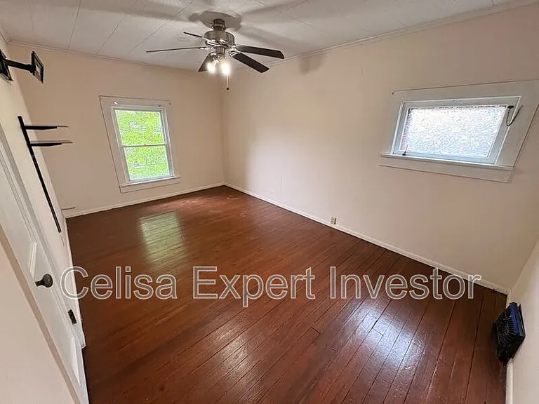 3221 S Harrison St — Photo 6