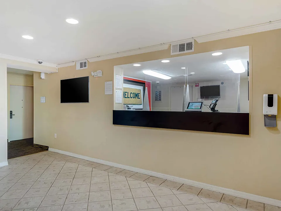 Lobby and Guest Check-in