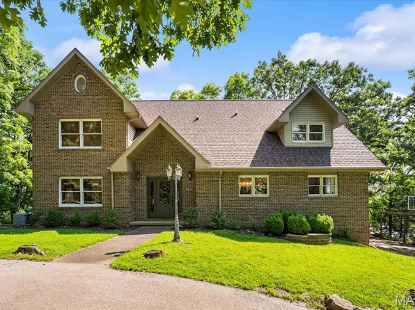 130 Arrowhead Ln, Litchfield, IL 62056