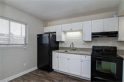 819 N Revere — Photo 23